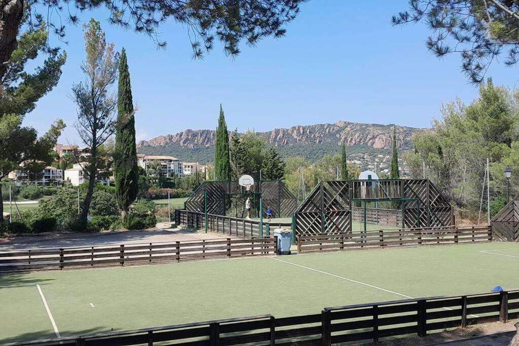 Dans Un Cadre D'Exception, Vue Mer Panoramique A Agay Cote D'Azur, Village Vacances Cap Esterel, T2 Avec Jardin, Golf, Climatisation, Wifi, 5 Piscines Saint-Raphaël Dış mekan fotoğraf