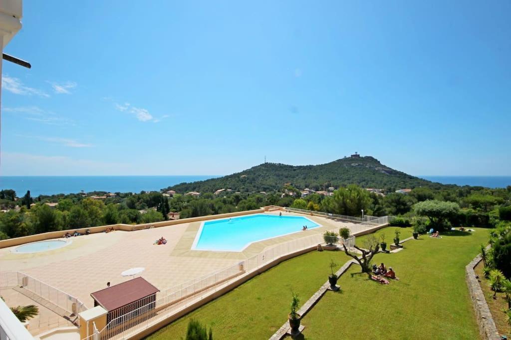 Dans Un Cadre D'Exception, Vue Mer Panoramique A Agay Cote D'Azur, Village Vacances Cap Esterel, T2 Avec Jardin, Golf, Climatisation, Wifi, 5 Piscines Saint-Raphaël Dış mekan fotoğraf
